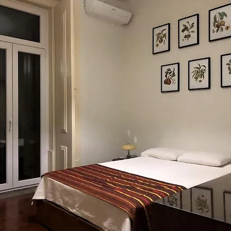 Center Baixa - 3 Bedrooms Лісабон